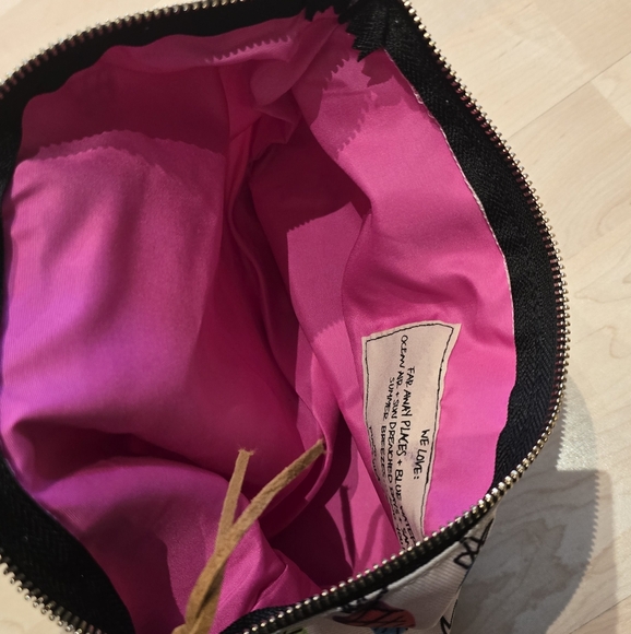 Pura Vida Pineapple Bag - Picture 6 of 6